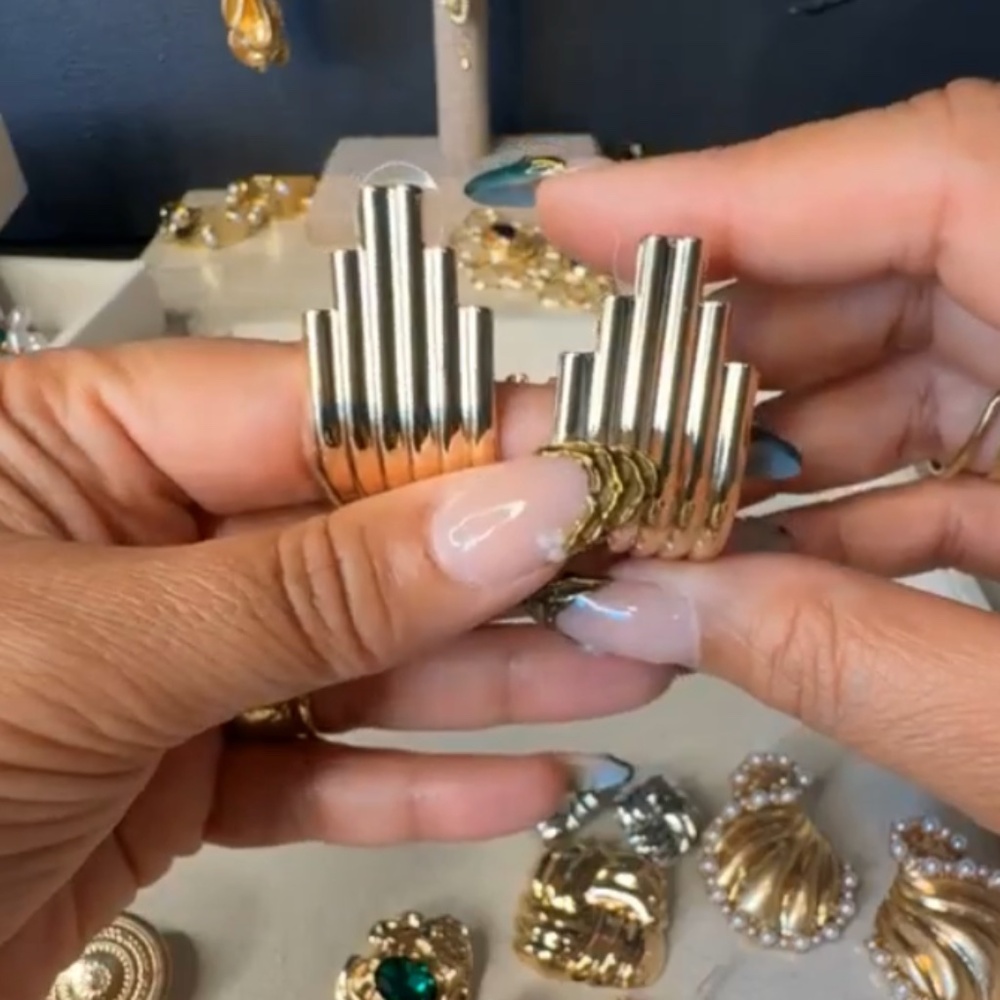 (#32) Gold art deco 70's earrings